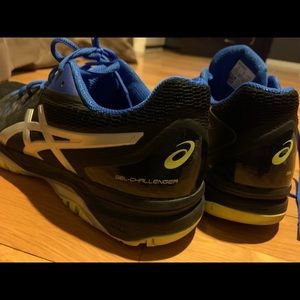 Men’s Asics tennis sneakers. Size 10